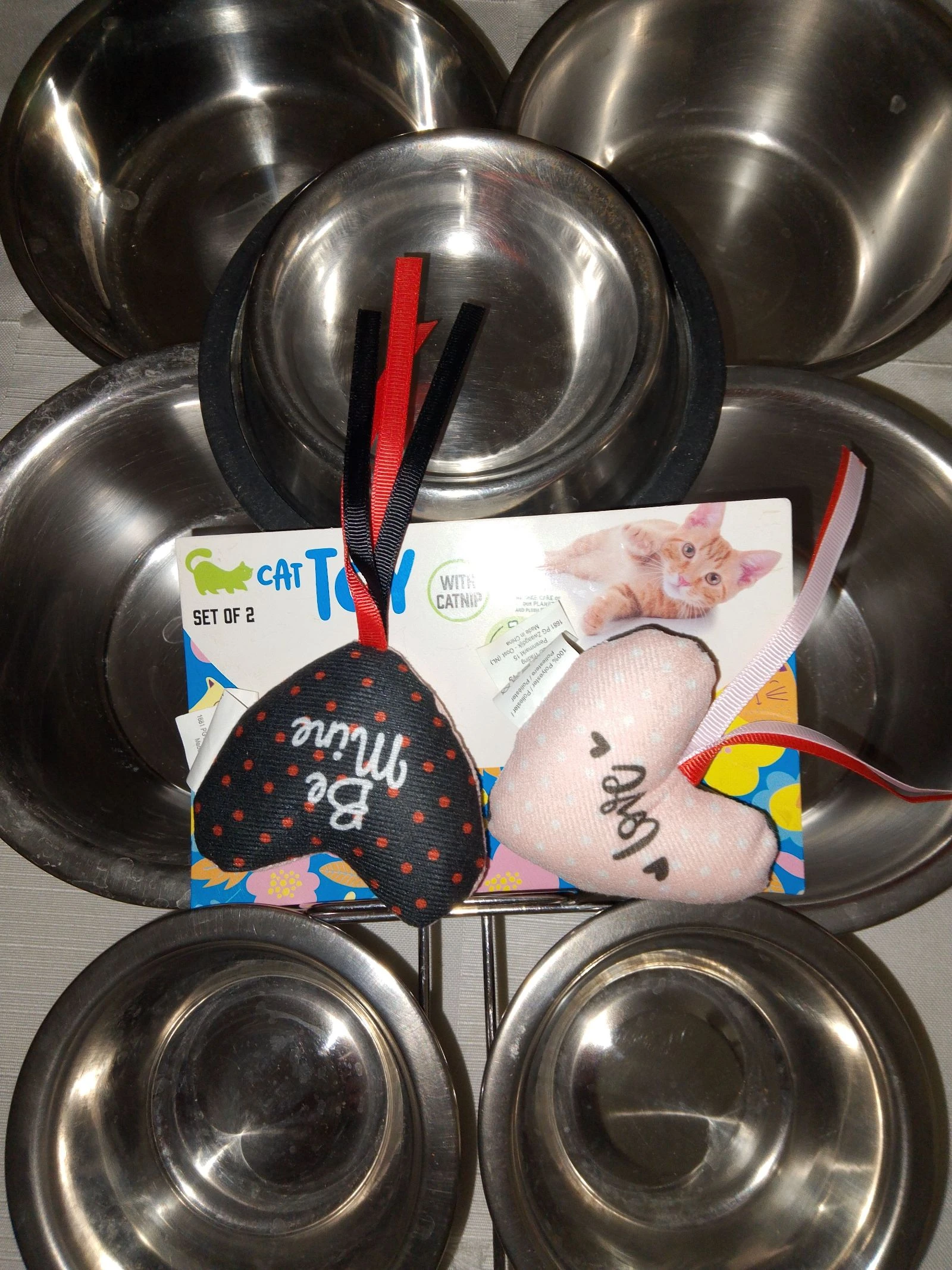 Lot de gamelles pour chat ou chien + jouets chat